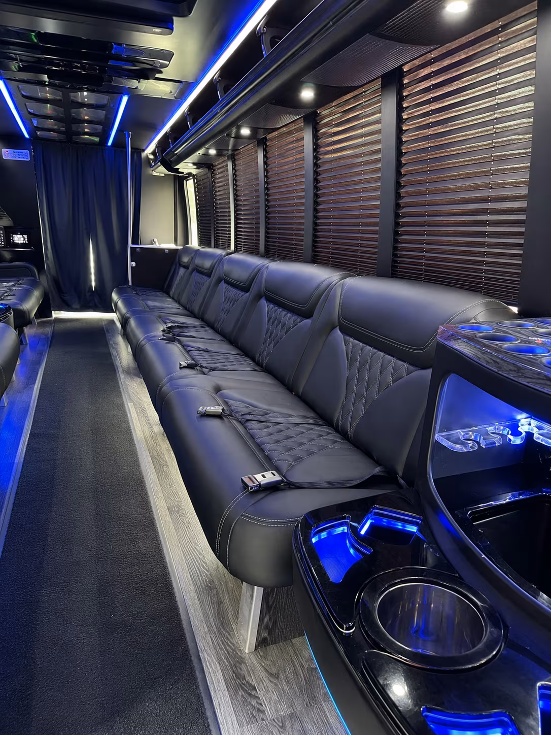 bachelorette party buses to newberg and the chehalem mountains