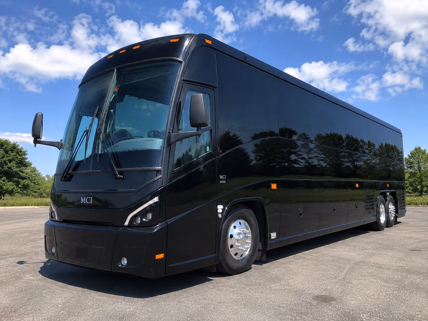 guest shuttle buses between portland hotels and downtown wedding venues