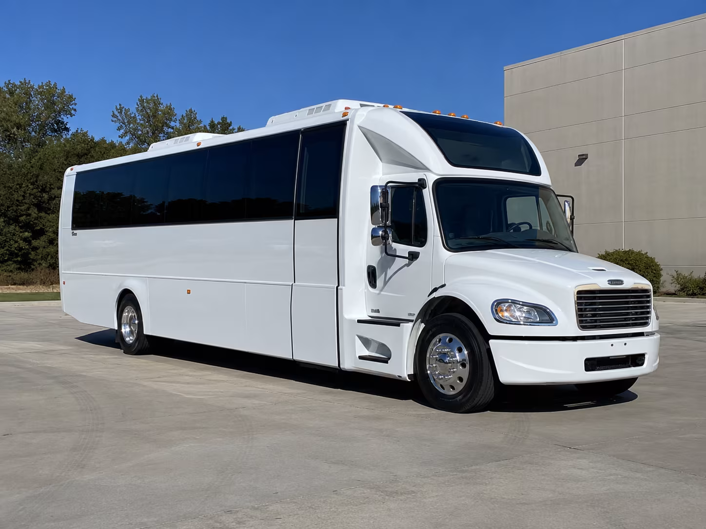 portland 28 passenger party bus